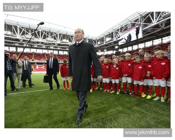 小日子足球明星揭秘谁是当今最受欢迎的球员和他们的精彩表现